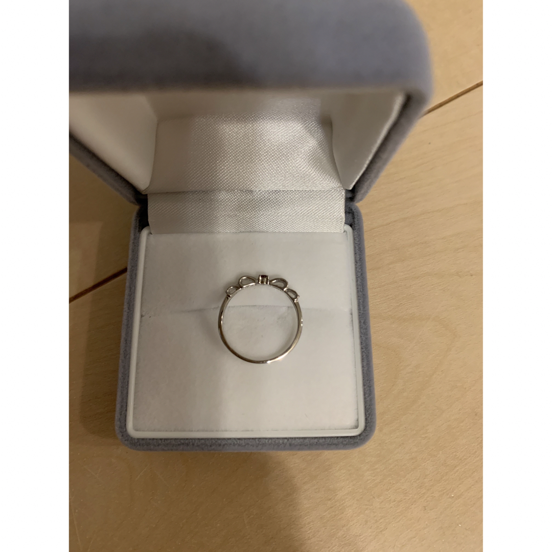 ⭐︎新品　プラチナ リング リボン 指輪　ダイヤモンド　ガーネット レディースのアクセサリー(リング(指輪))の商品写真