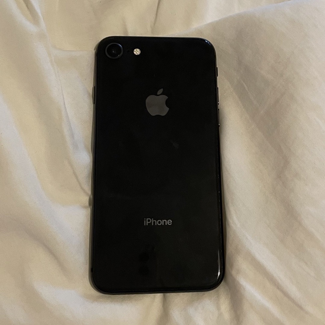 iPhone8　ブラック　128GB