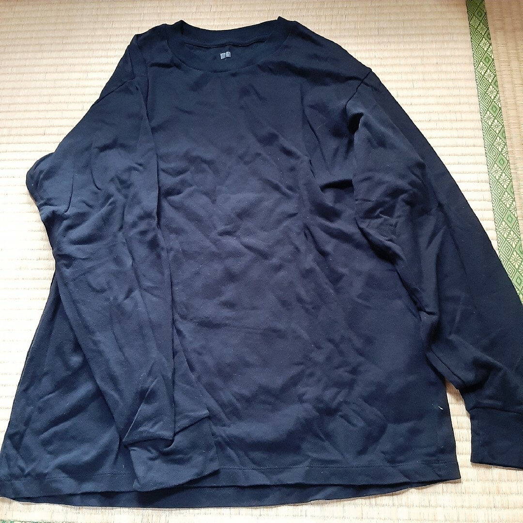 UNIQLO(ユニクロ)のbad-joe様専用)ユニクロブラック長袖シャツXL メンズのトップス(Tシャツ/カットソー(七分/長袖))の商品写真