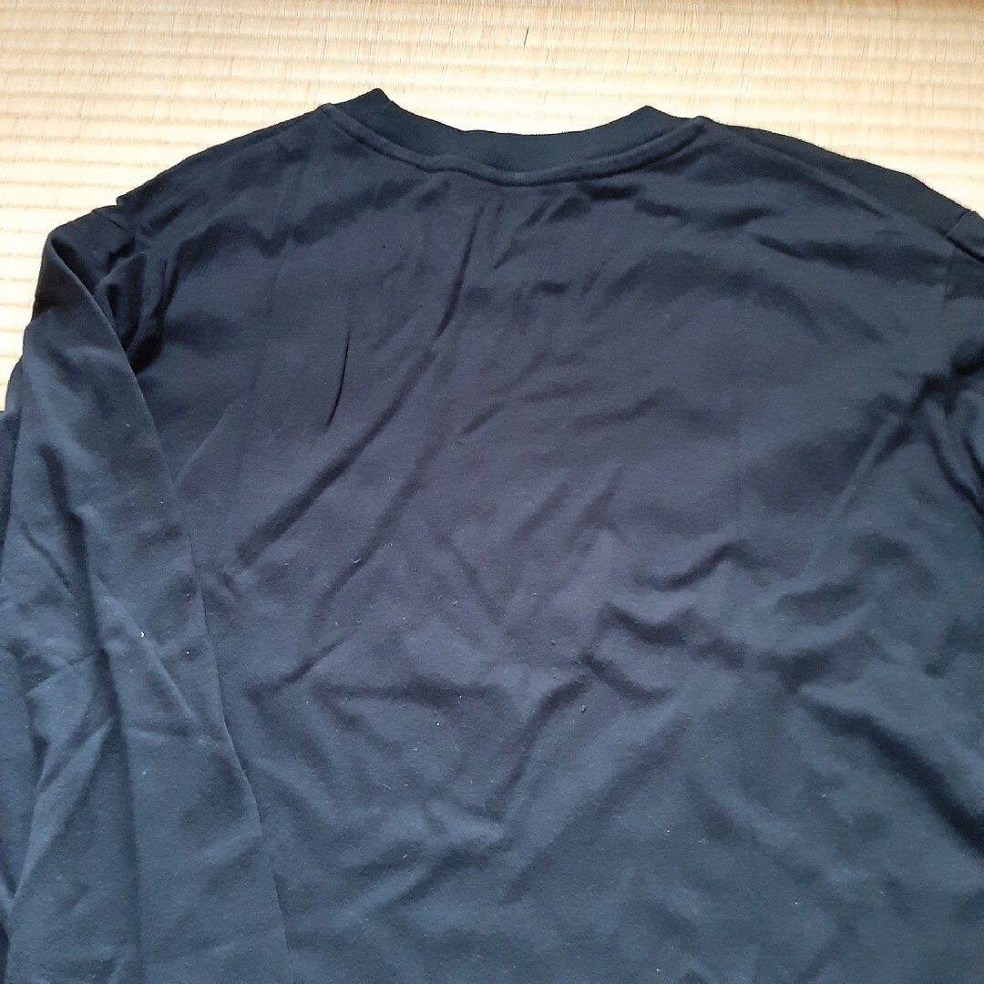 UNIQLO(ユニクロ)のbad-joe様専用)ユニクロブラック長袖シャツXL メンズのトップス(Tシャツ/カットソー(七分/長袖))の商品写真