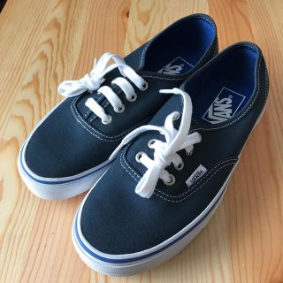 ヴァンズ(VANS)の【新品】バンズスニーカー 22.5センチ レディース(スニーカー)