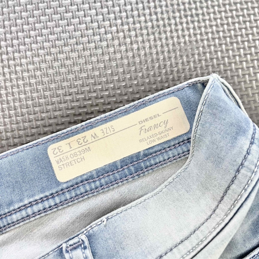 DIESEL(ディーゼル)の極美品 DIESEL ディーゼル ダメージ jogg jeans ジョグジーンズ レディースのパンツ(デニム/ジーンズ)の商品写真