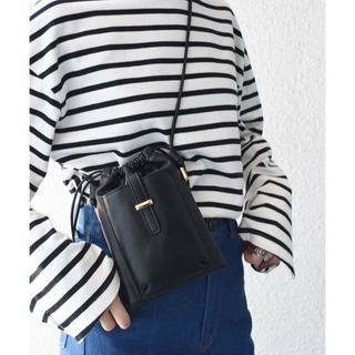 シップスフォーウィメン(SHIPS for women)の美品　SHIPS for women *スマホ ポケット ショルダー◇(ショルダーバッグ)