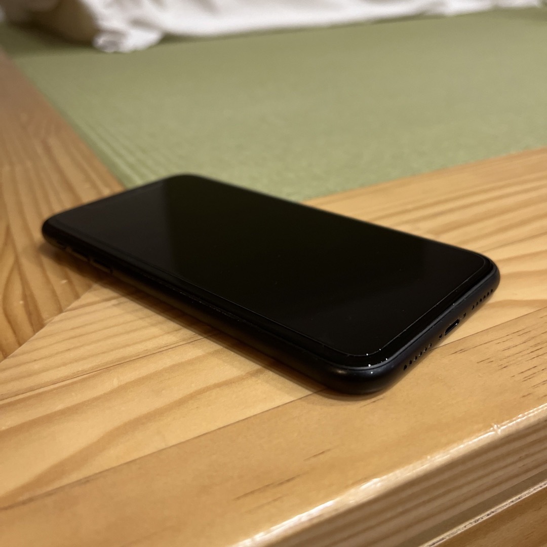 iPhone XR（ブラック）64GB