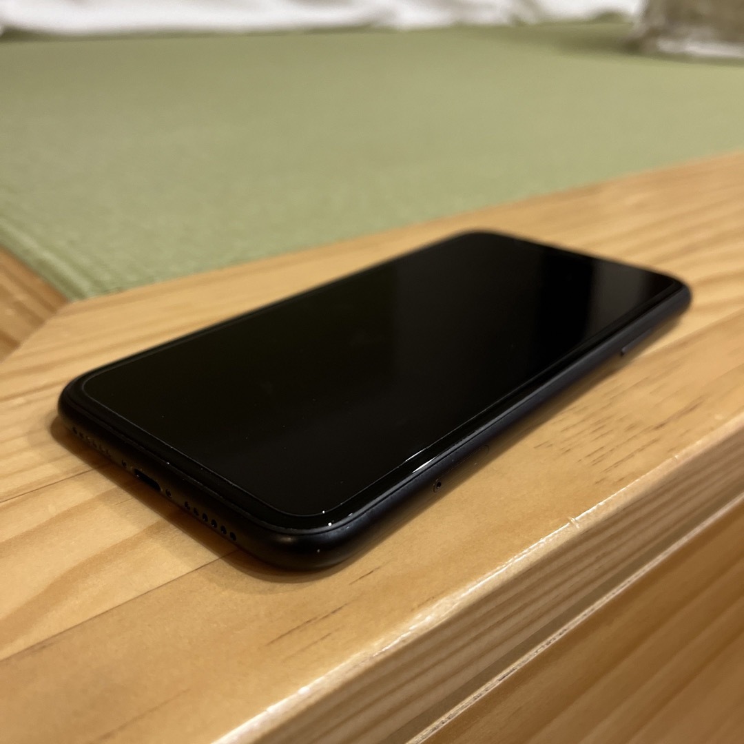 iPhone XR（ブラック）64GB