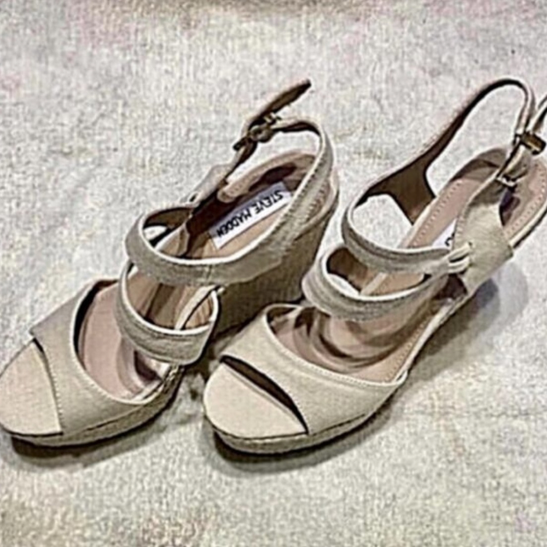 Steve Madden(スティーブマデン)の新品❤️大きいサイズ❤️STEVE MADDEN 麻ウェッジソールサンダル レディースの靴/シューズ(サンダル)の商品写真