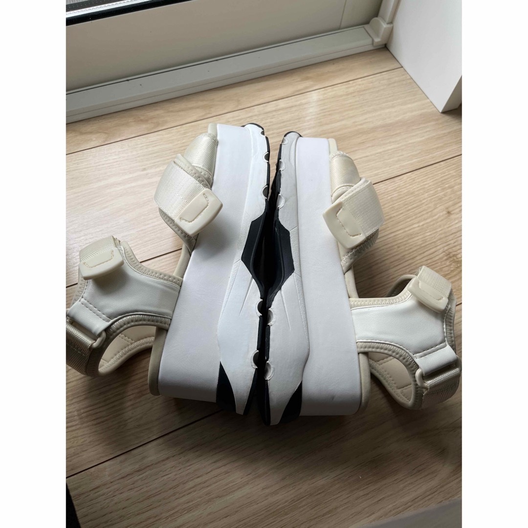 SNIDEL(スナイデル)のスナイデル スニーカーソールサンダル IVR レディースの靴/シューズ(サンダル)の商品写真