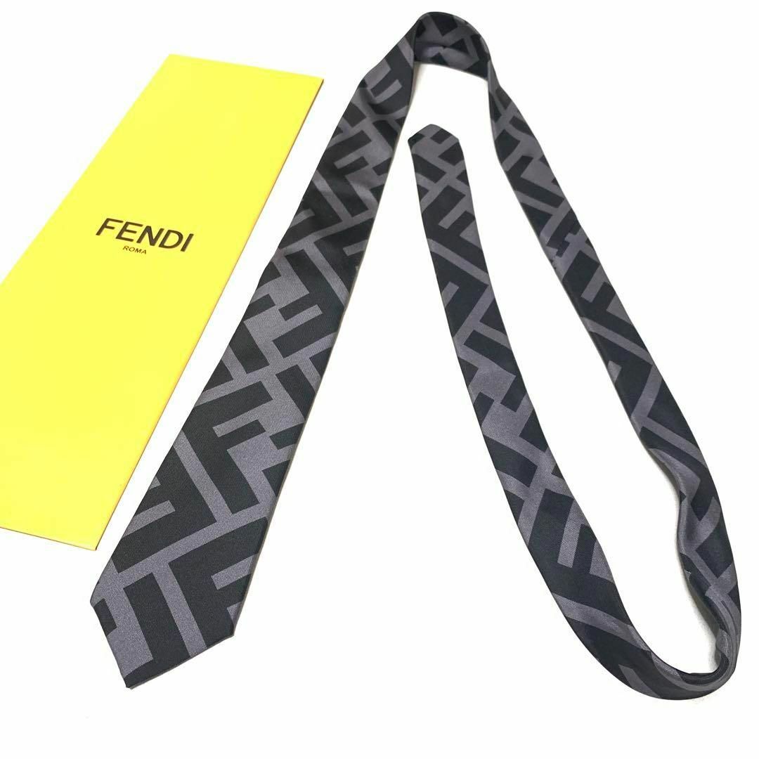 FENDI(フェンディ)の☆美品☆FENDI ビッグFロゴ ズッカ柄ネクタイ✨グレー✨ #067898 メンズのファッション小物(ネクタイ)の商品写真