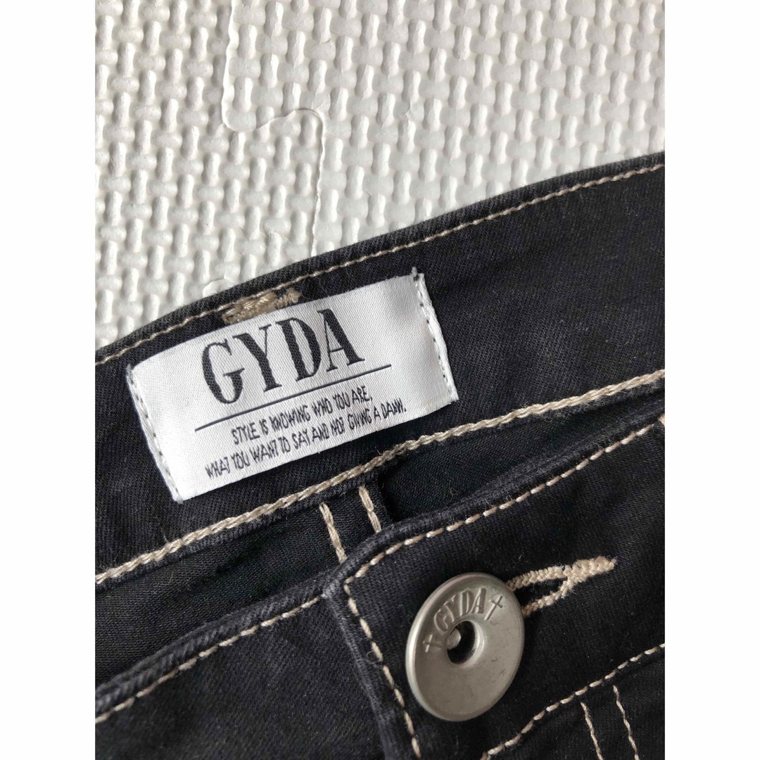 GYDA(ジェイダ)のGYDA スキニー パンツ デニム 未使用に近い Sサイズ 送料無料 即購入OK レディースのパンツ(デニム/ジーンズ)の商品写真