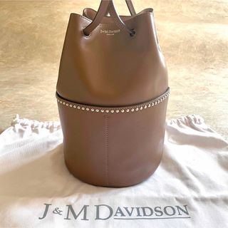 ジェイアンドエムデヴィッドソン(J&M DAVIDSON)の美品 ジェイアンドエムデヴィッドソン ミニデイジー ブラウン(ハンドバッグ)