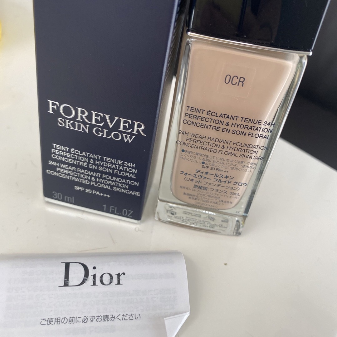 Dior(ディオール)のディオールスキンフォーエヴァーフルイドグロウ　0cr コスメ/美容のベースメイク/化粧品(ファンデーション)の商品写真