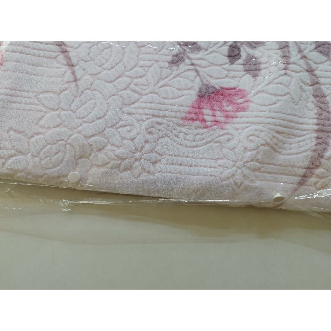 新品タオルケット　小さめ　ピンク キッズ/ベビー/マタニティの寝具/家具(タオルケット)の商品写真
