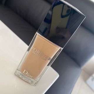 ディオール(Dior)のディオールスキンフォーエヴァーフルイドグロウ　1w(ファンデーション)