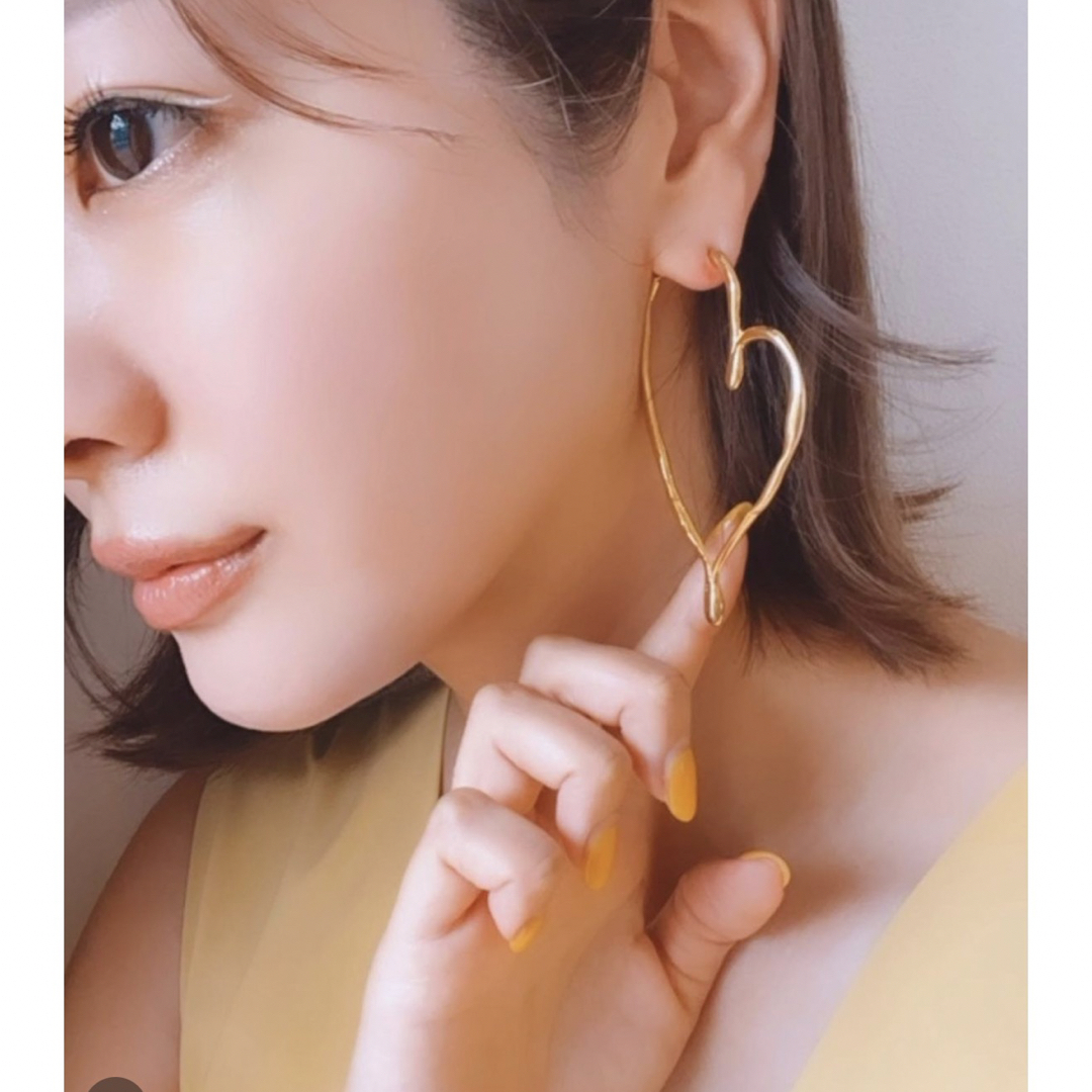 Lani Couture akiki ハートピアス shape of love-