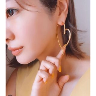 チェスティ(Chesty)のakiki lanicouture shape of love ピアス(ピアス)