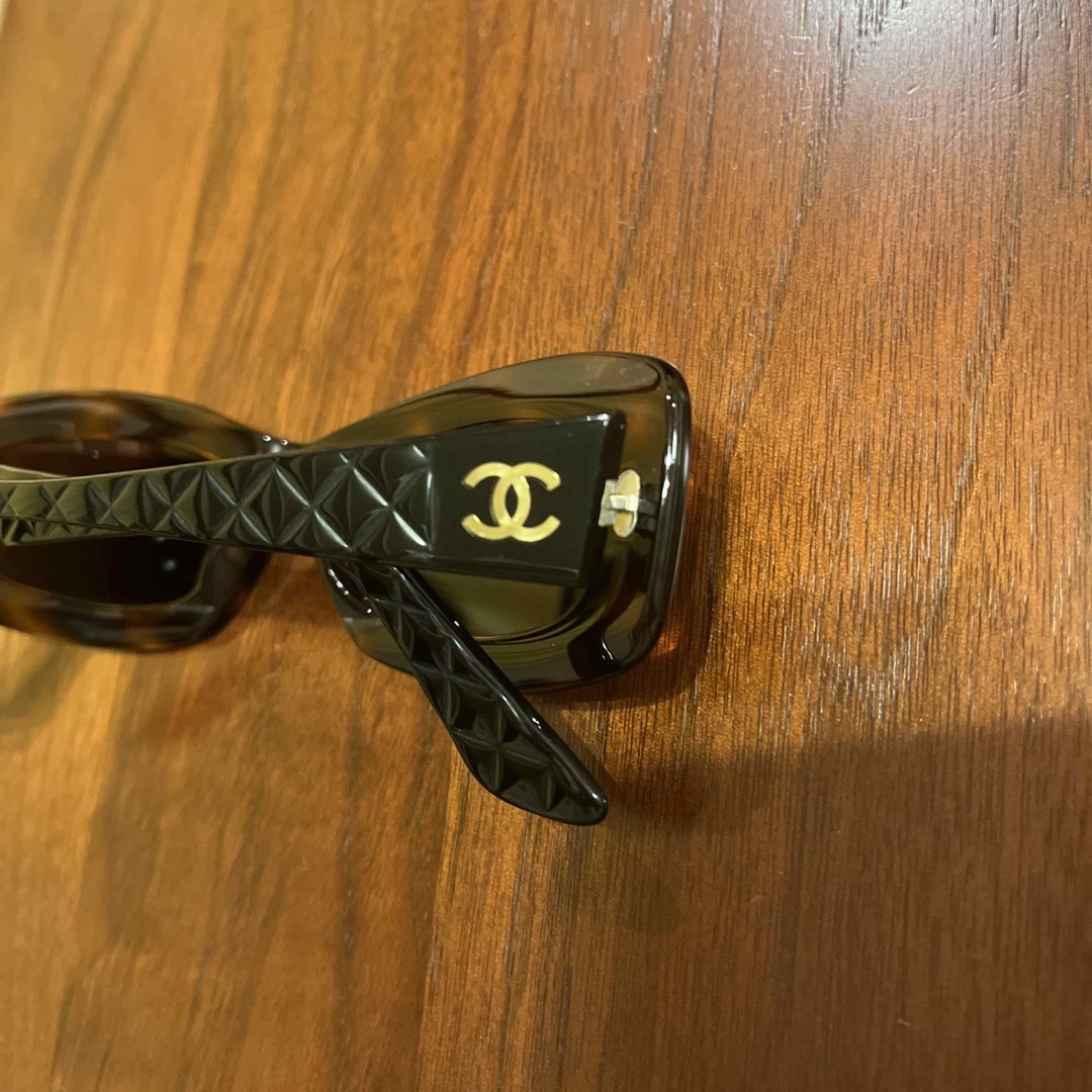 CHANEL(シャネル)のCHANEL サングラス　べっ甲　新品 レディースのファッション小物(サングラス/メガネ)の商品写真