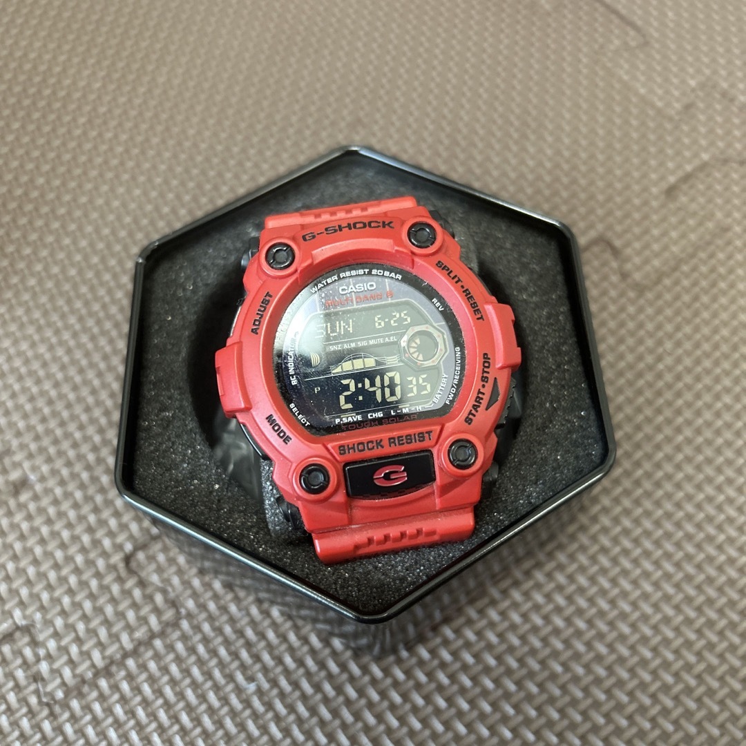 G-SHOCK(ジーショック)のG-SHOCK RED デジタル メンズの時計(腕時計(デジタル))の商品写真