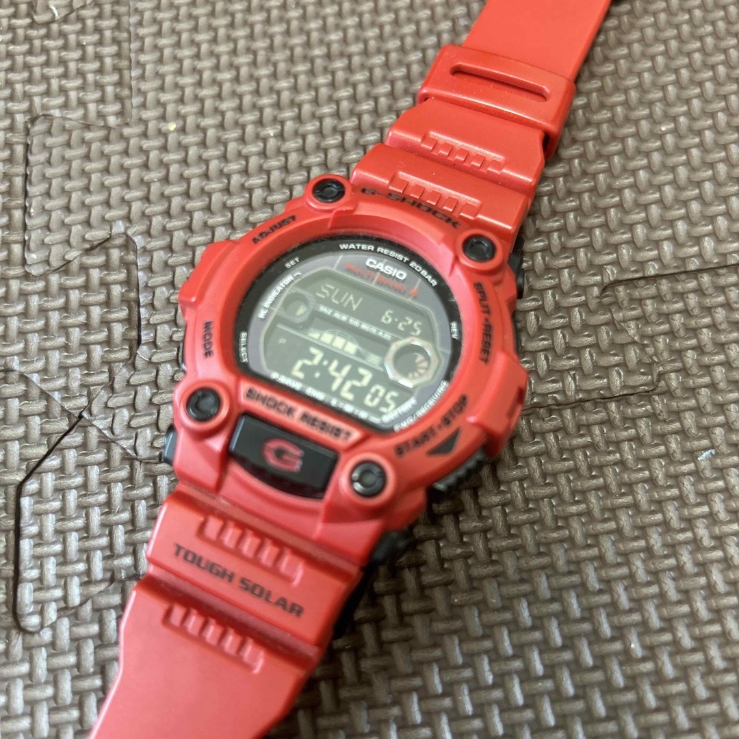 G-SHOCK(ジーショック)のG-SHOCK RED デジタル メンズの時計(腕時計(デジタル))の商品写真