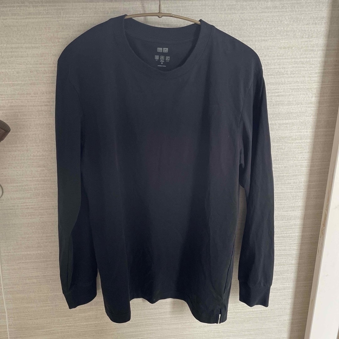 UNIQLO(ユニクロ)のユニクロ  メンズ  長袖  黒  AIRism  Mサイズ   メンズのトップス(Tシャツ/カットソー(七分/長袖))の商品写真