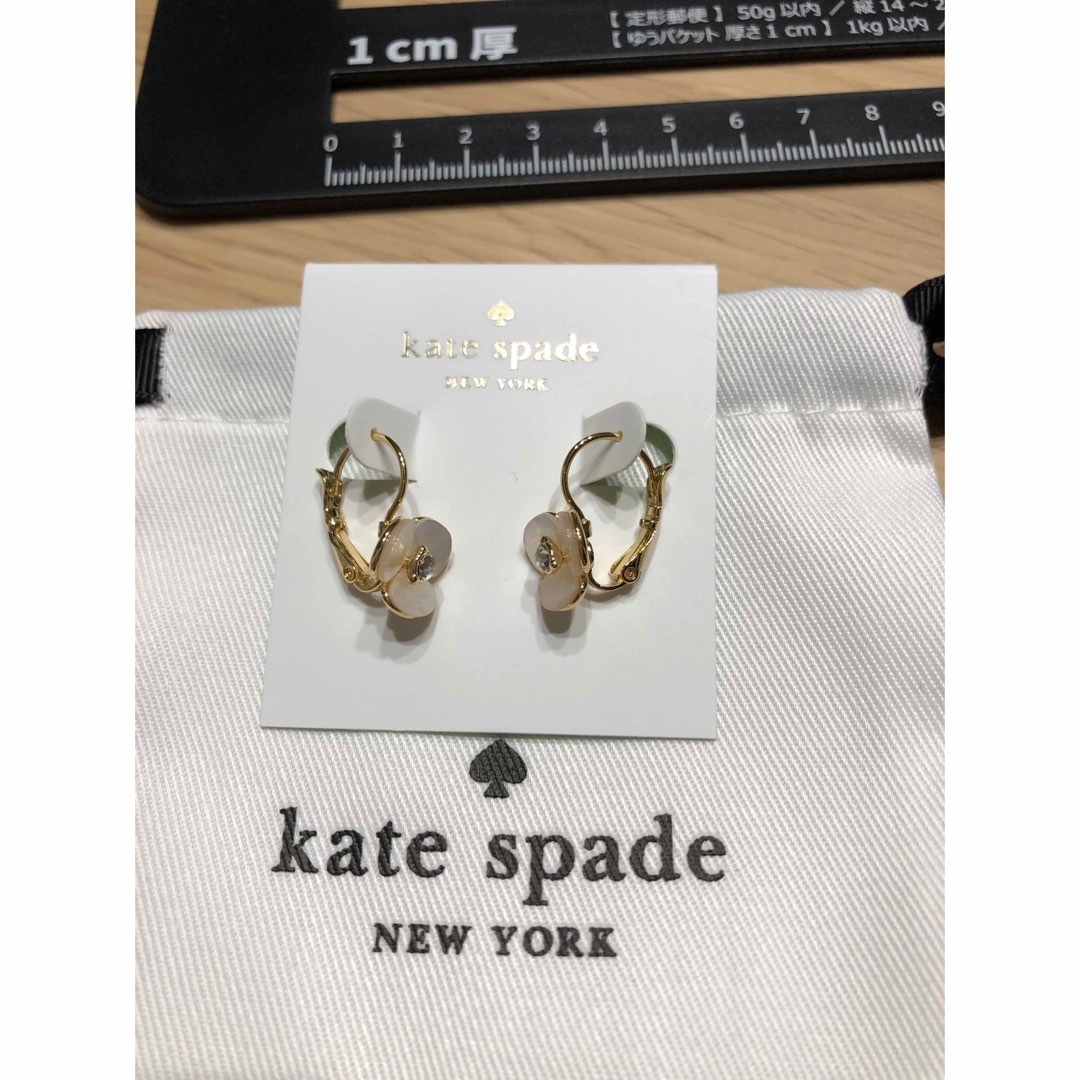 kate spade new york(ケイトスペードニューヨーク)のKSS001S2 Kate spade   花柄　ネックレス　ピアス　2点セット レディースのアクセサリー(ネックレス)の商品写真