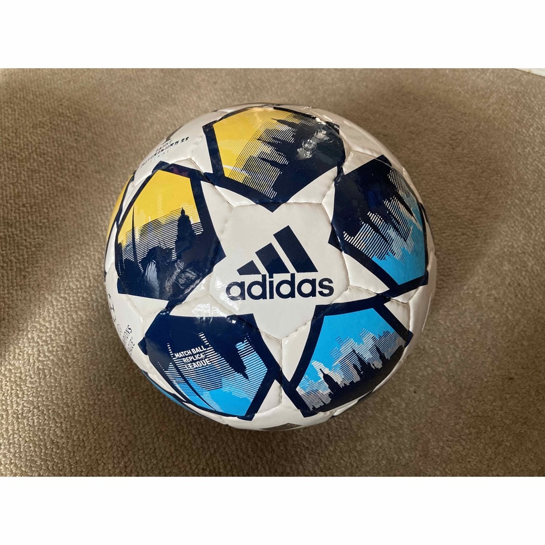 adidas(アディダス)のアディダス　UEFAチャンピオンズリーグ  5号サッカーボール スポーツ/アウトドアのサッカー/フットサル(ボール)の商品写真