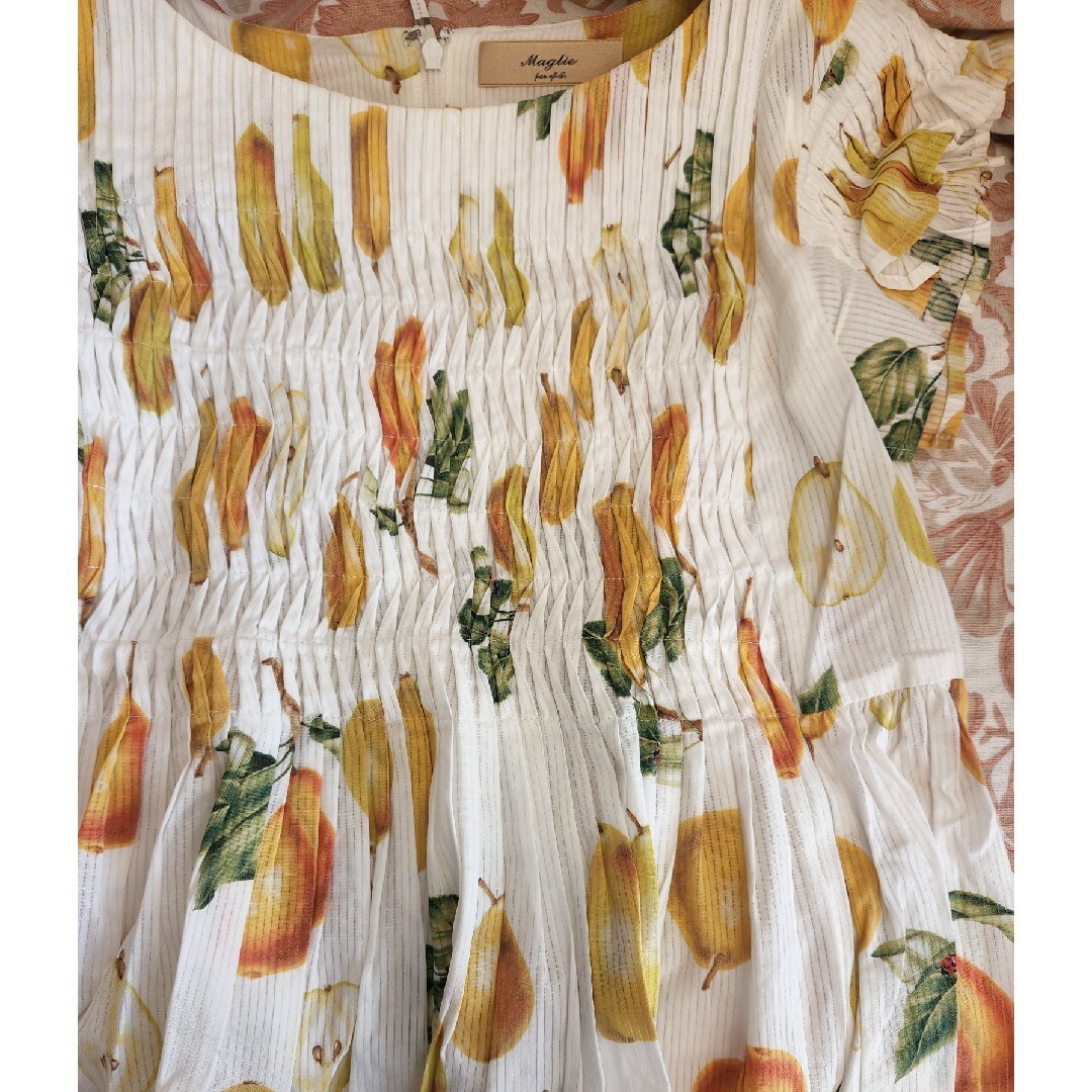 Maglie par ef-de(マーリエパーエフデ)のマーリエ　洋梨柄ブラウス レディースのトップス(シャツ/ブラウス(半袖/袖なし))の商品写真