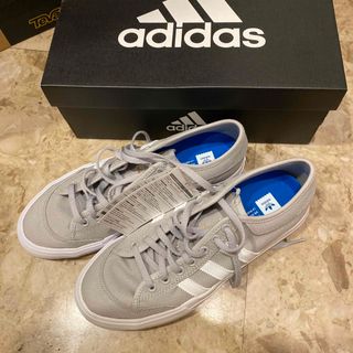 アディダス(adidas)のadidas スニーカー　(スニーカー)