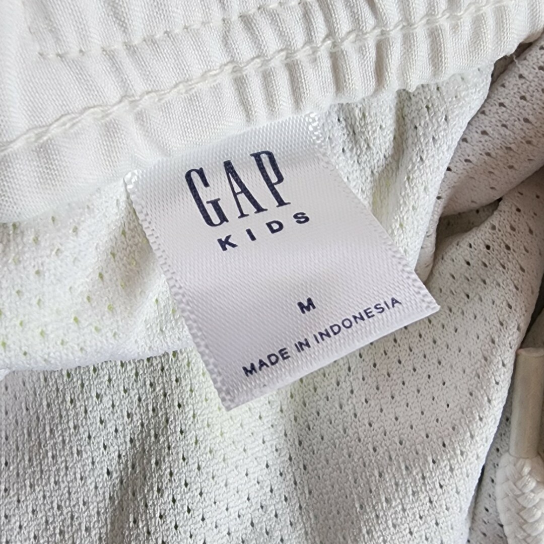 GAP(ギャップ)のボーイズ水着　GAP　サメ柄 キッズ/ベビー/マタニティのキッズ服男の子用(90cm~)(水着)の商品写真