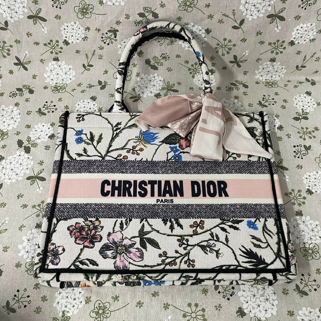 Christian Dior - 大人気 ♡Diorディオール ☆トートバッグ 花柄の通販
