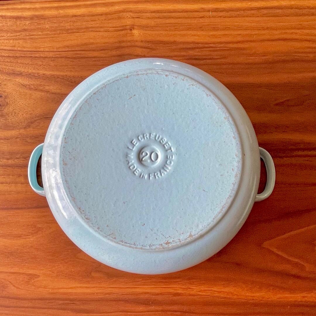 LE CREUSET(ルクルーゼ)のサテンブルー ル・クルーゼ ココット ロンド 20  廃盤色 インテリア/住まい/日用品のキッチン/食器(鍋/フライパン)の商品写真