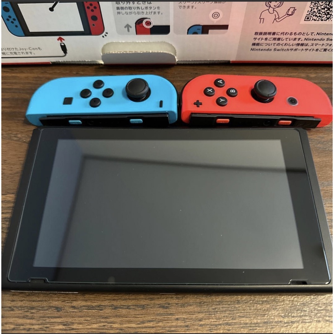 Nintendo Switch(ニンテンドースイッチ)のNintendo Switch ネオンブルー/ネオンレッド 新モデル エンタメ/ホビーのゲームソフト/ゲーム機本体(携帯用ゲーム機本体)の商品写真