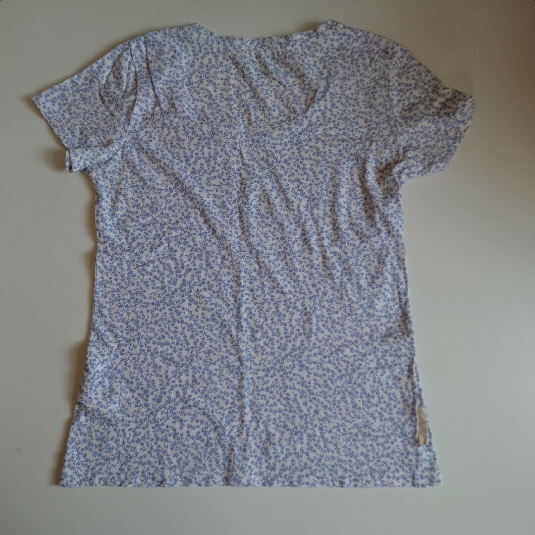 UNIQLO(ユニクロ)のユニクロ　ローラアシュレイ　半袖Tシャツ　サイズS レディースのトップス(Tシャツ(半袖/袖なし))の商品写真