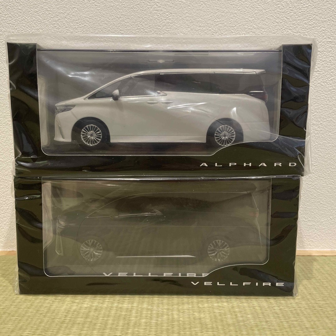 トヨタ 新型アルファード 40系 ミニカー 非売品 1/30スケール