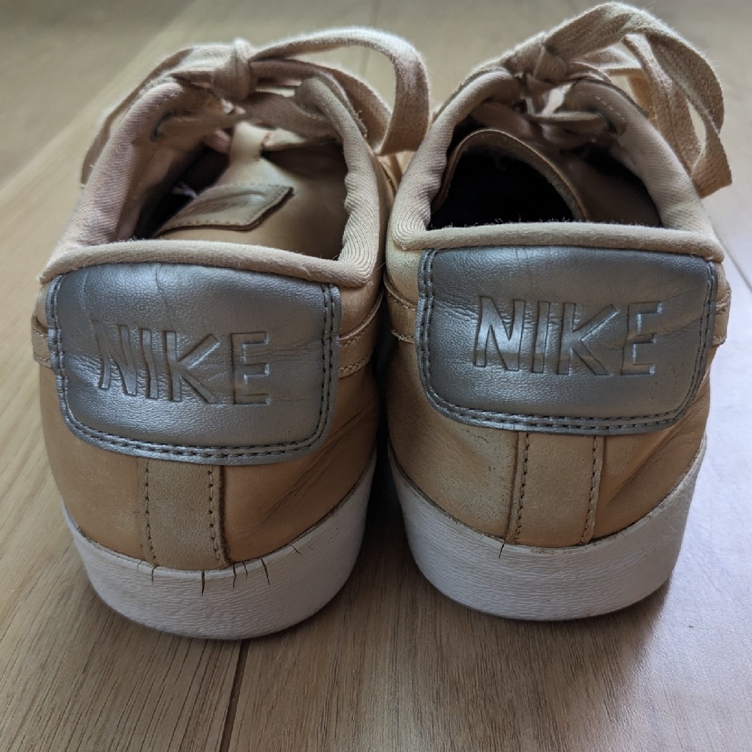 NIKE(ナイキ)のNIKE BLAZER LOW Vachetta Tan レディースの靴/シューズ(スニーカー)の商品写真