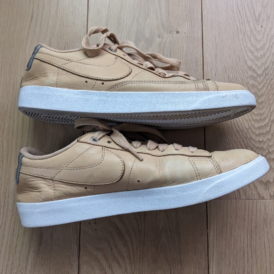 NIKE(ナイキ)のNIKE BLAZER LOW Vachetta Tan レディースの靴/シューズ(スニーカー)の商品写真