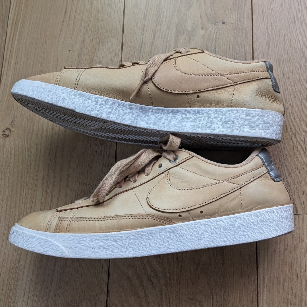 NIKE(ナイキ)のNIKE BLAZER LOW Vachetta Tan レディースの靴/シューズ(スニーカー)の商品写真