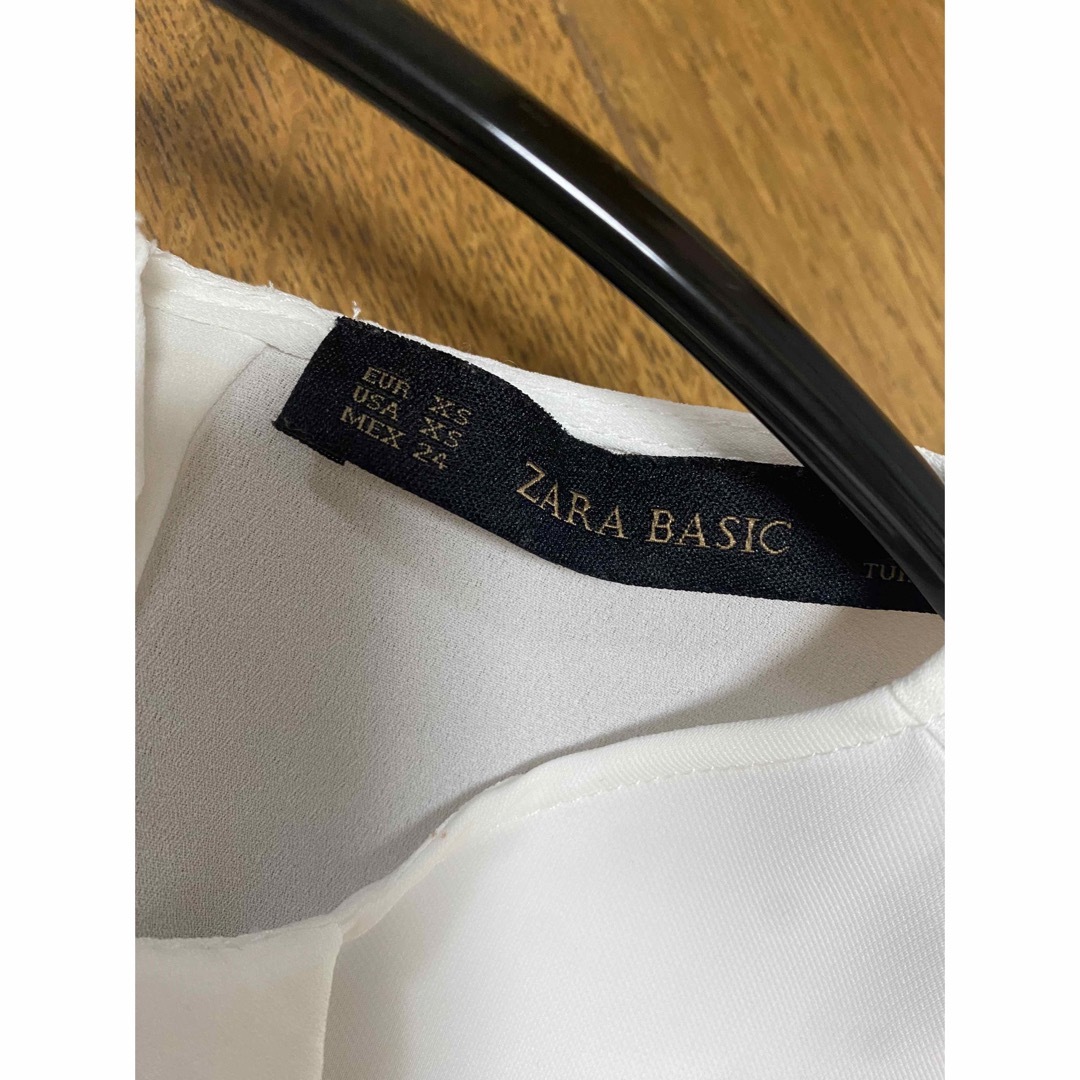 ZARA(ザラ)のZARA ブラウス レディースのトップス(シャツ/ブラウス(半袖/袖なし))の商品写真