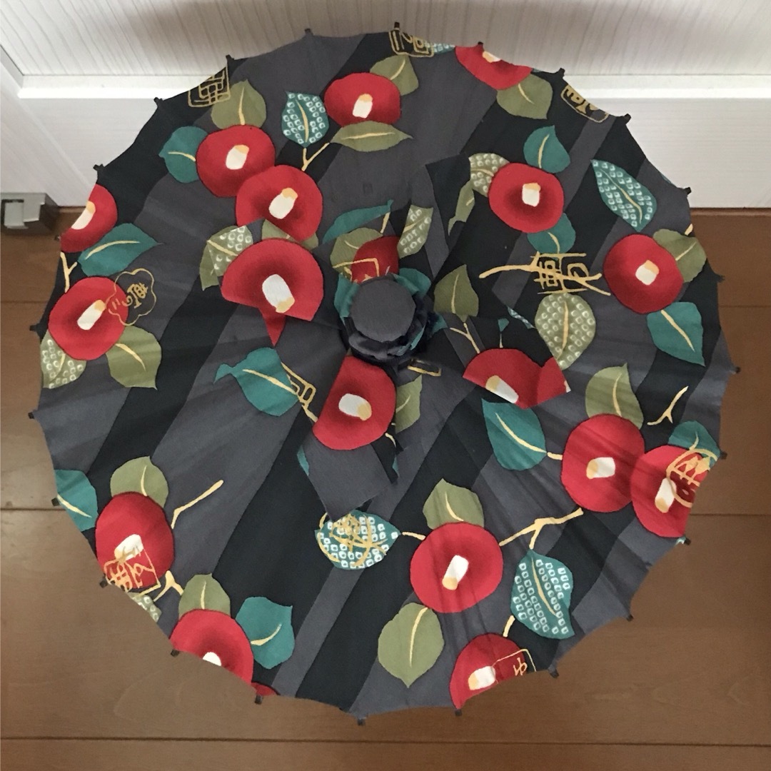 椿柄の傘飾り台大