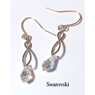 スワロフスキー(SWAROVSKI)のゴールド ツイスト×スワロフスキーピアス・イヤリング　★カラーお選び頂けます★(ピアス)