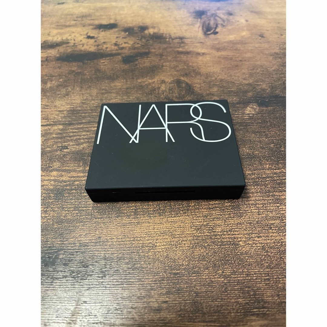 NARS(ナーズ)のNARS ライトリフレクティングセッティングパウダー プレストN コスメ/美容のベースメイク/化粧品(フェイスパウダー)の商品写真