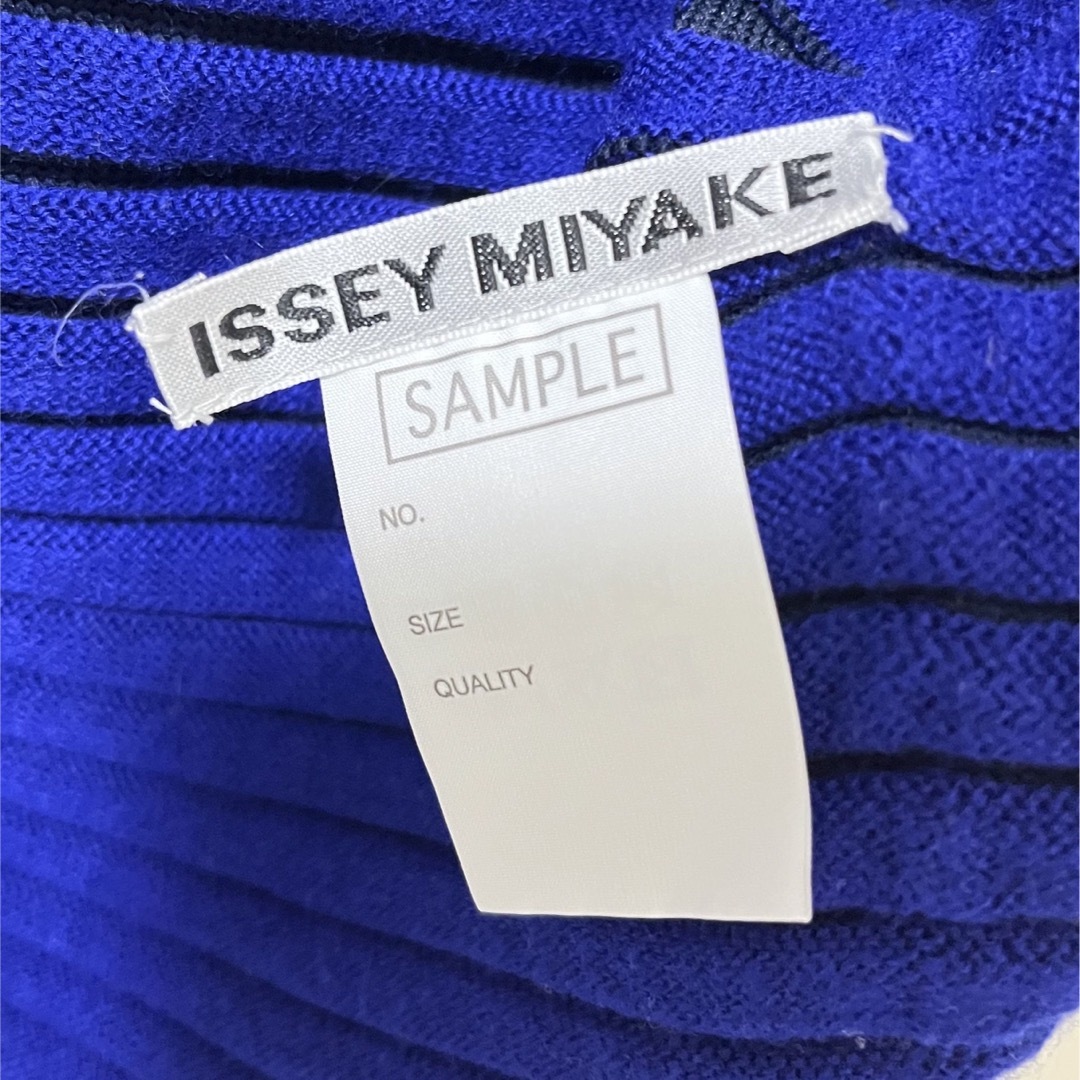 ISSEYMIYAKEISSEY MIYAKE イッセイミヤケ ハイネックプリーツニット