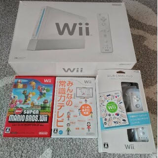 Wii本体　リモコン5本　リモコン充電器　ソフト6本