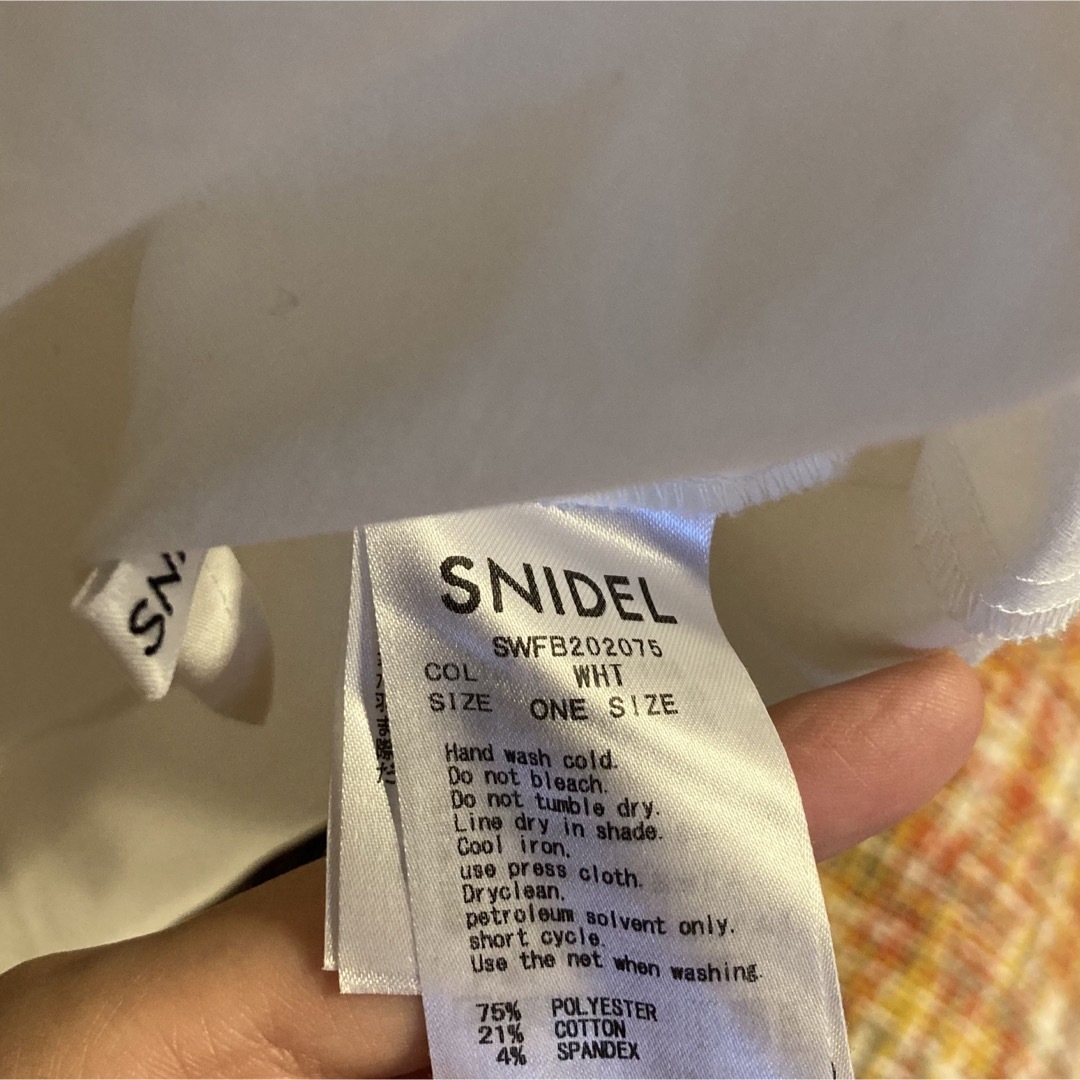 SNIDEL(スナイデル)のsnidel スナイデル　フリルブラウス レディースのトップス(シャツ/ブラウス(半袖/袖なし))の商品写真