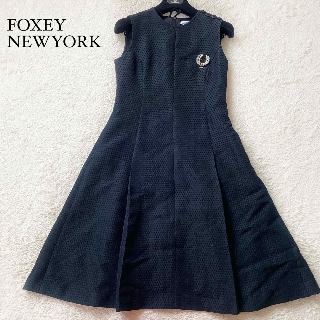 FOXEY(フォクシー)のフォクシー　ジャガードドットワンピース　Aライン　ノースリーブ レディースのワンピース(ひざ丈ワンピース)の商品写真