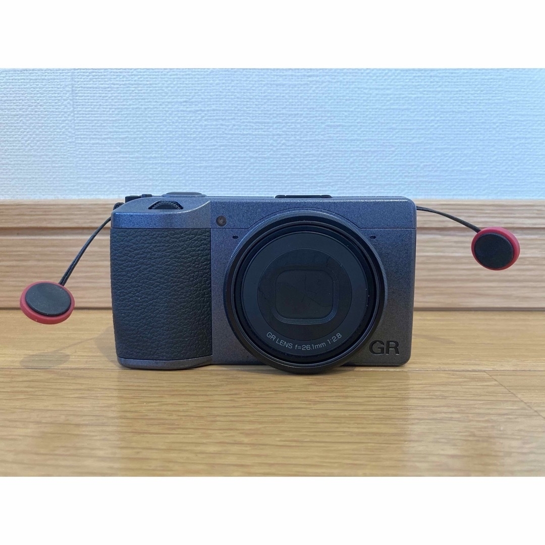 RICOH(リコー)の新品同様 GR IIIx URBAN EDITION R5.4購入 リコー 3x スマホ/家電/カメラのカメラ(コンパクトデジタルカメラ)の商品写真