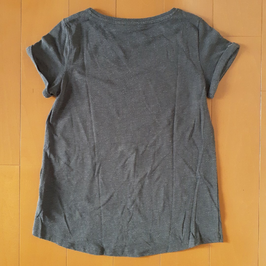 H&M(エイチアンドエム)のH&M　グレー　ハート　Tシャツ　140 キッズ/ベビー/マタニティのキッズ服女の子用(90cm~)(Tシャツ/カットソー)の商品写真