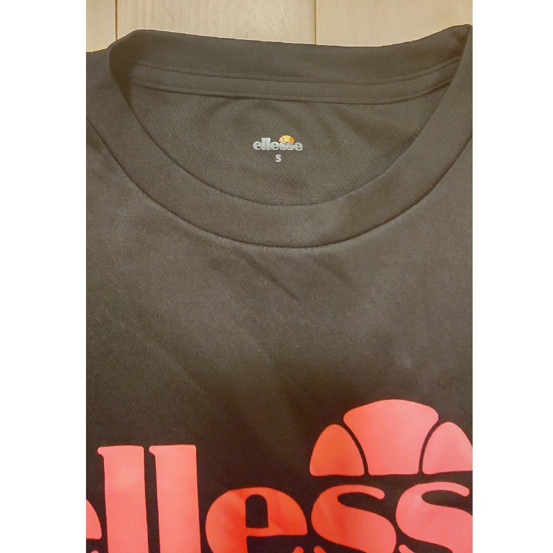 ellesse(エレッセ)のellesseエレッセ■速乾シャツ■ ユニS ブラック スポーツ/アウトドアのトレーニング/エクササイズ(その他)の商品写真