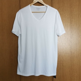 エンポリオアルマーニ(Emporio Armani)のEMPORIO ARMANI ホワイト VネックTシャツ L(Tシャツ/カットソー(半袖/袖なし))