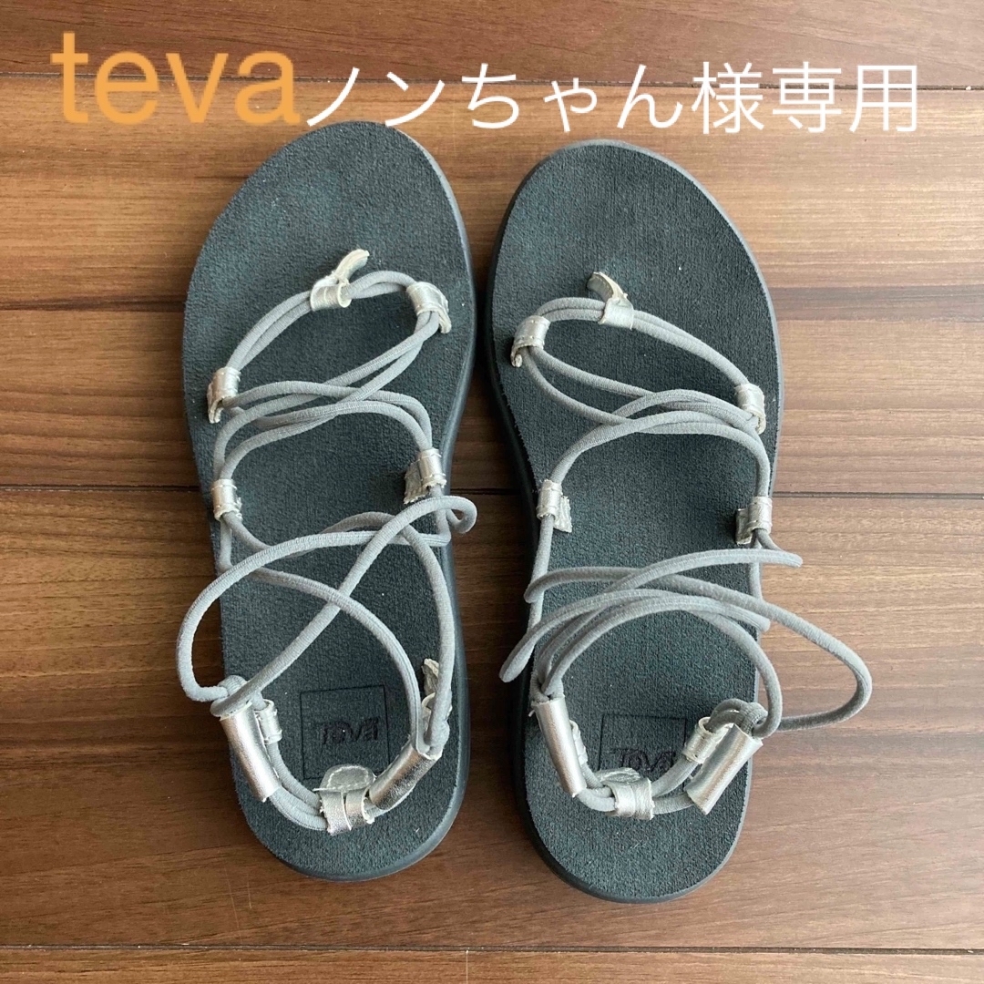 Teva(テバ)のTeva テバ　ボヤ　インフィニティ　メタリック　シルバー×グレー レディースの靴/シューズ(サンダル)の商品写真