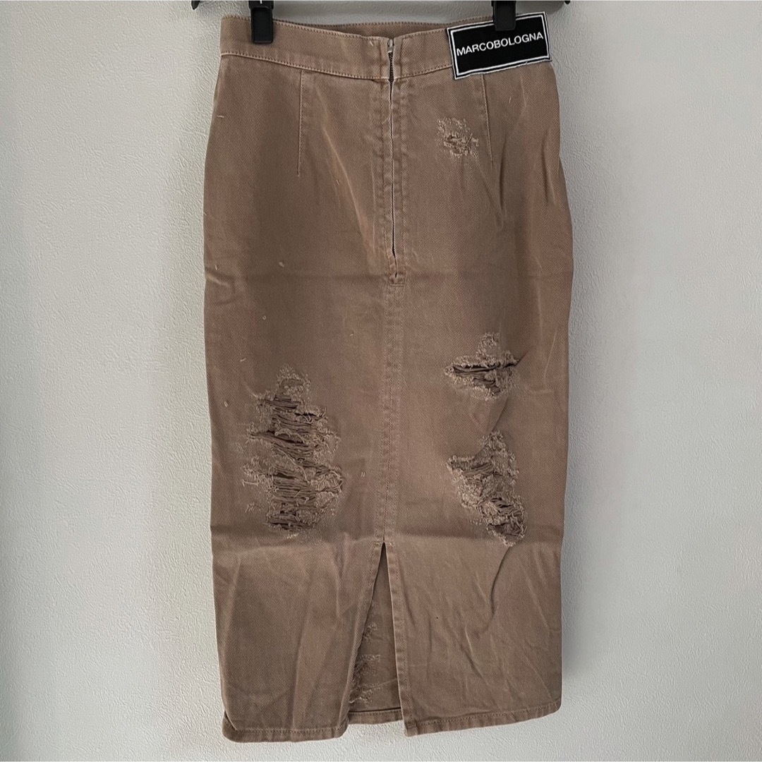 L'Appartement DEUXIEME CLASSE(アパルトモンドゥーズィエムクラス)のDeuxieme Classe MARCOBOLOGNA ダメージタイトスカート レディースのスカート(ひざ丈スカート)の商品写真